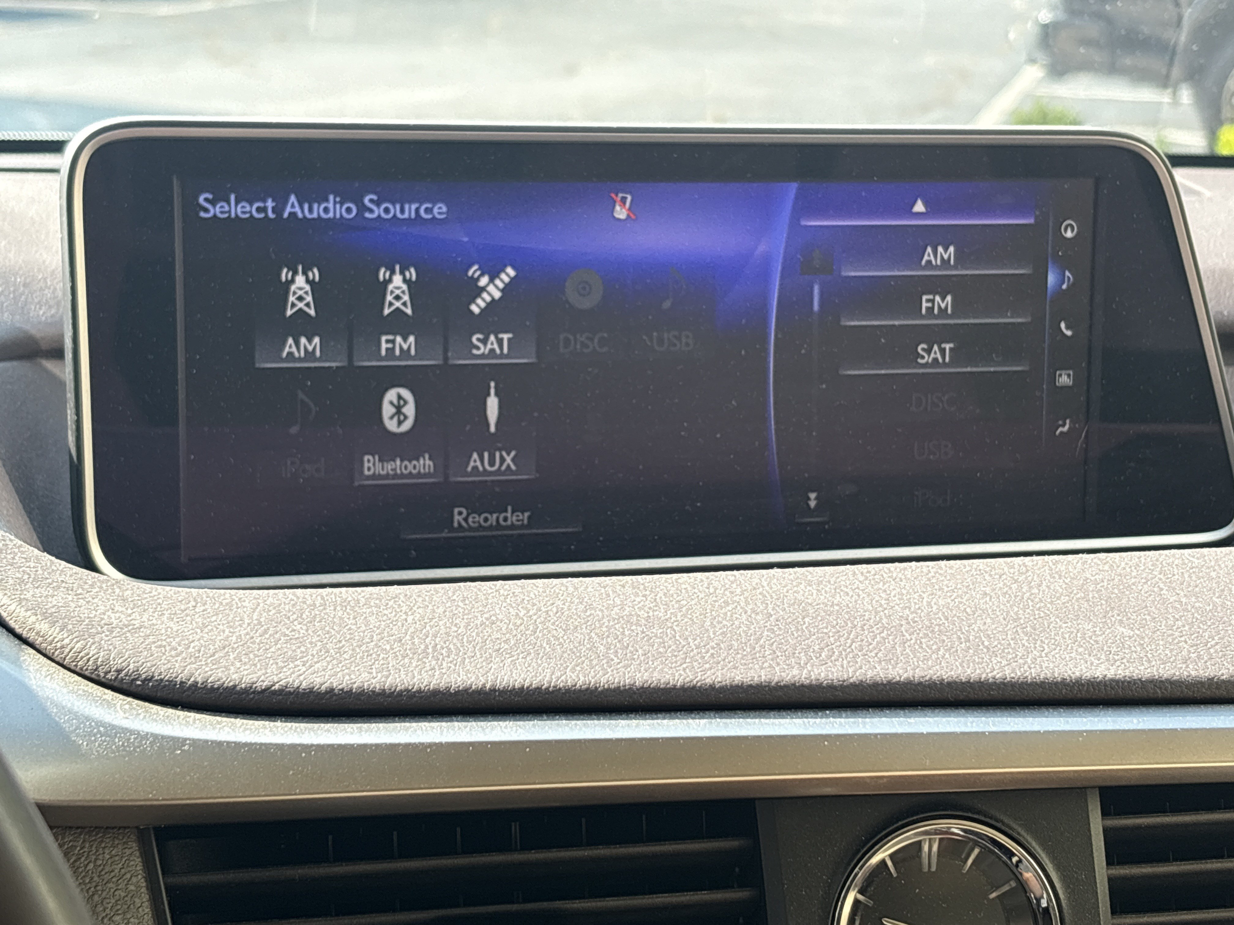Used 2017 Lexus RX 450h AWD w/ Luxury Package image 23