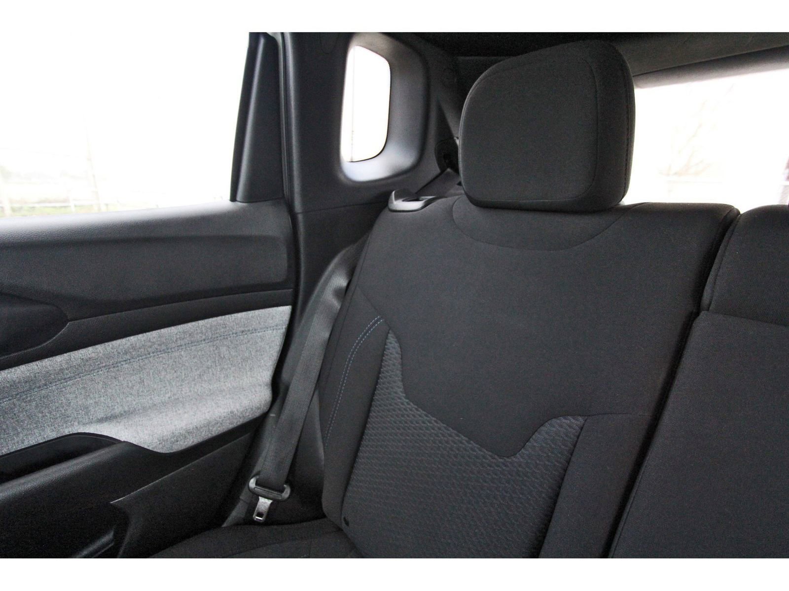 Used 2023 Jeep Compass Sport image 14