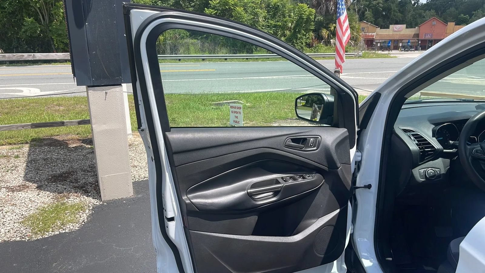 Used 2019 Ford Escape S FWD image 8