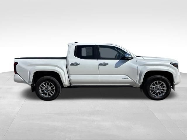 Used 2024 Toyota Tacoma Limited w/ Limited Package (LT) AWD/4WD image 7