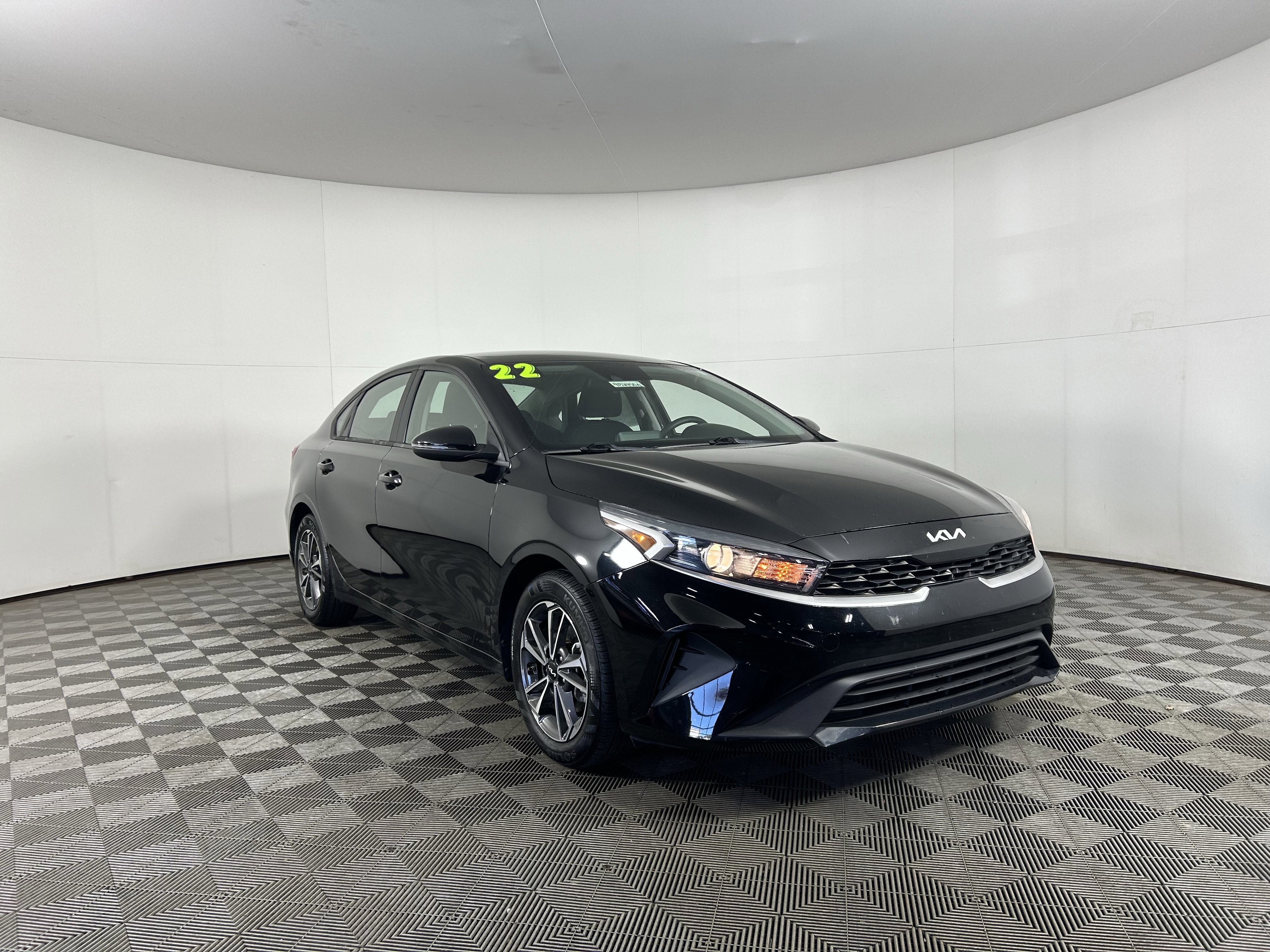 Certified 2022 Kia Forte LXS w/ LXS Technology Package