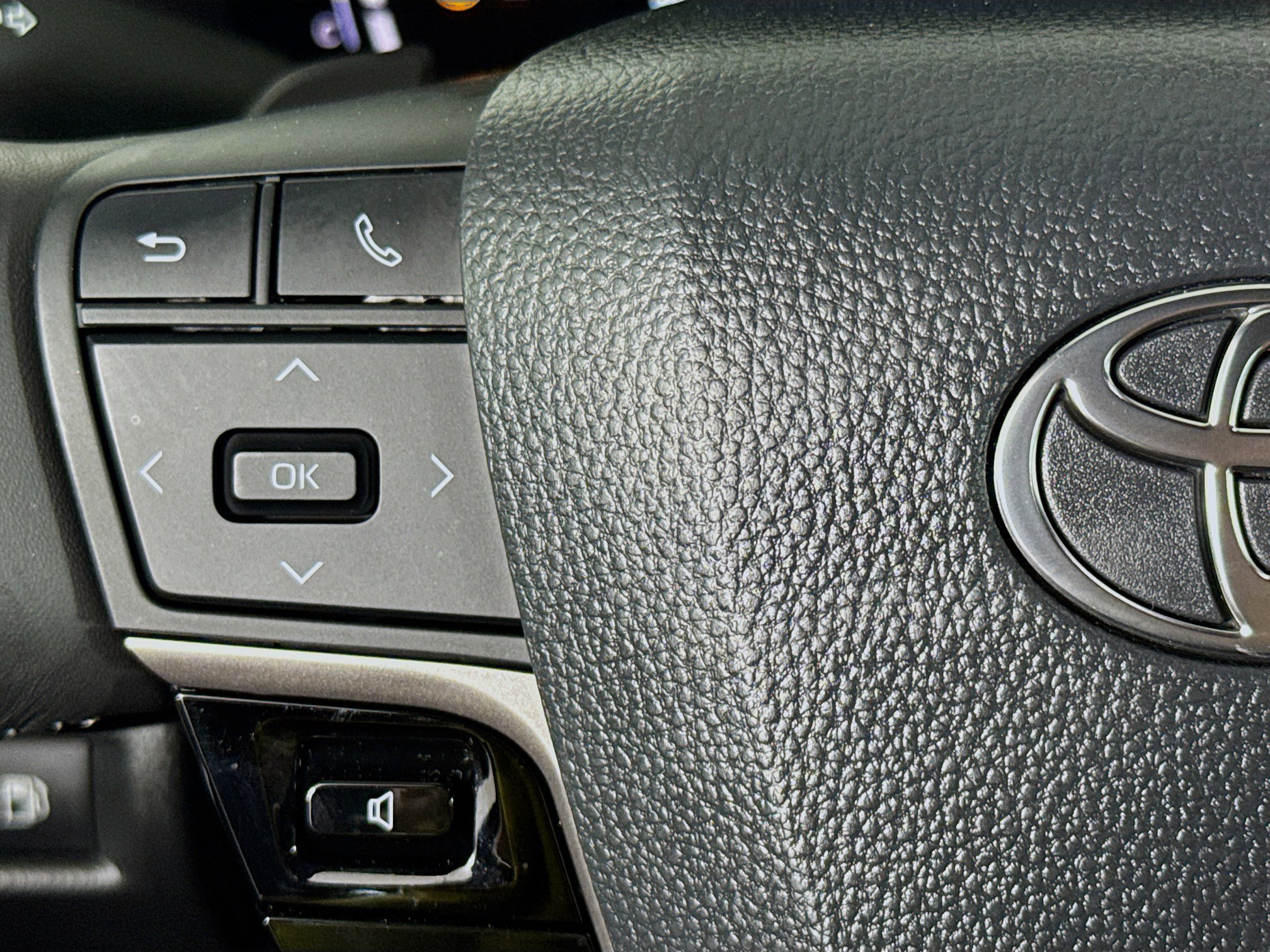 Used 2026 Toyota Camry SE FWD image 13