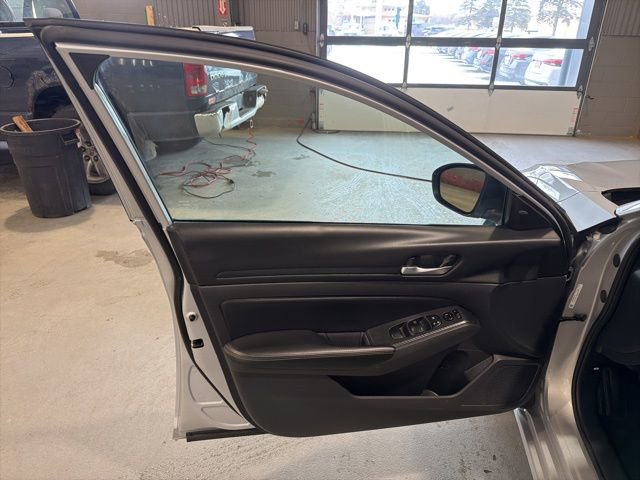 Used 2024 Nissan Altima 2.5 SV image 18