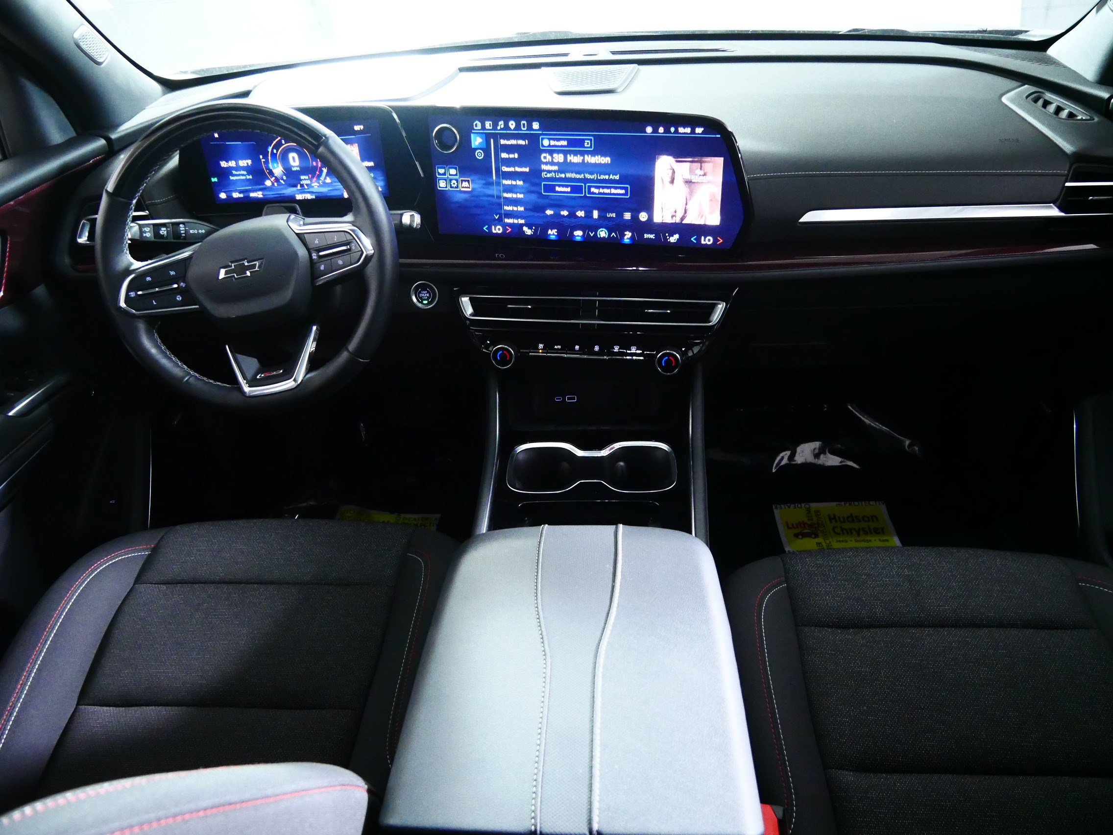 Used 2024 Chevrolet Traverse Z71 w/ Enhanced Driving Package AWD/4WD image 10