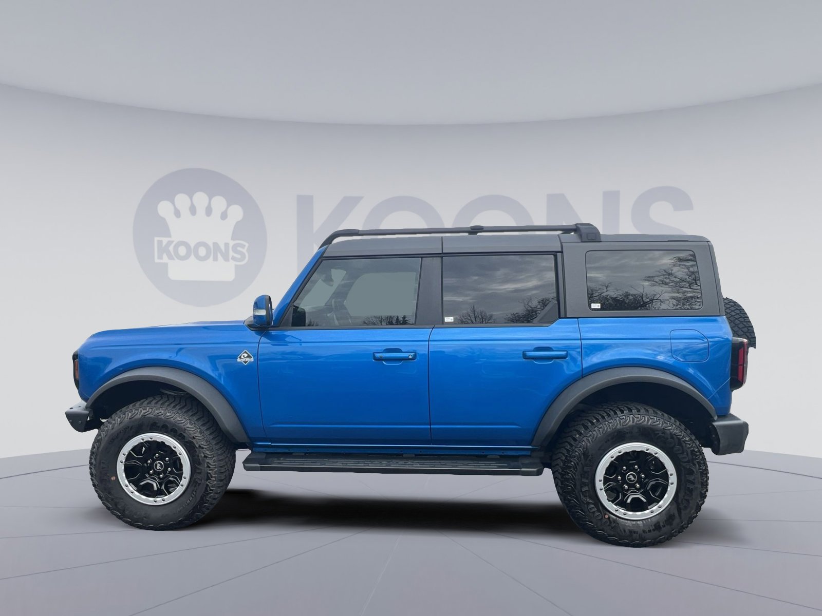 New 2024 Ford Bronco Outer Banks w/ Sasquatch Package image 2