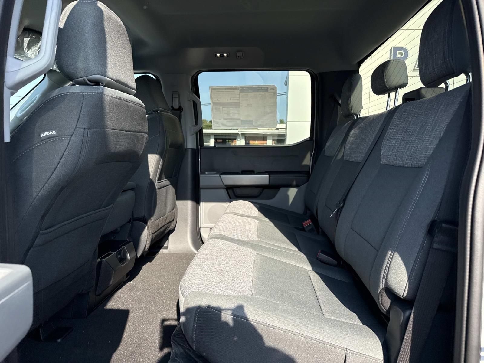 New 2026 Ford F250 XLT w/ FX4 Off-Road Package AWD/4WD image 11