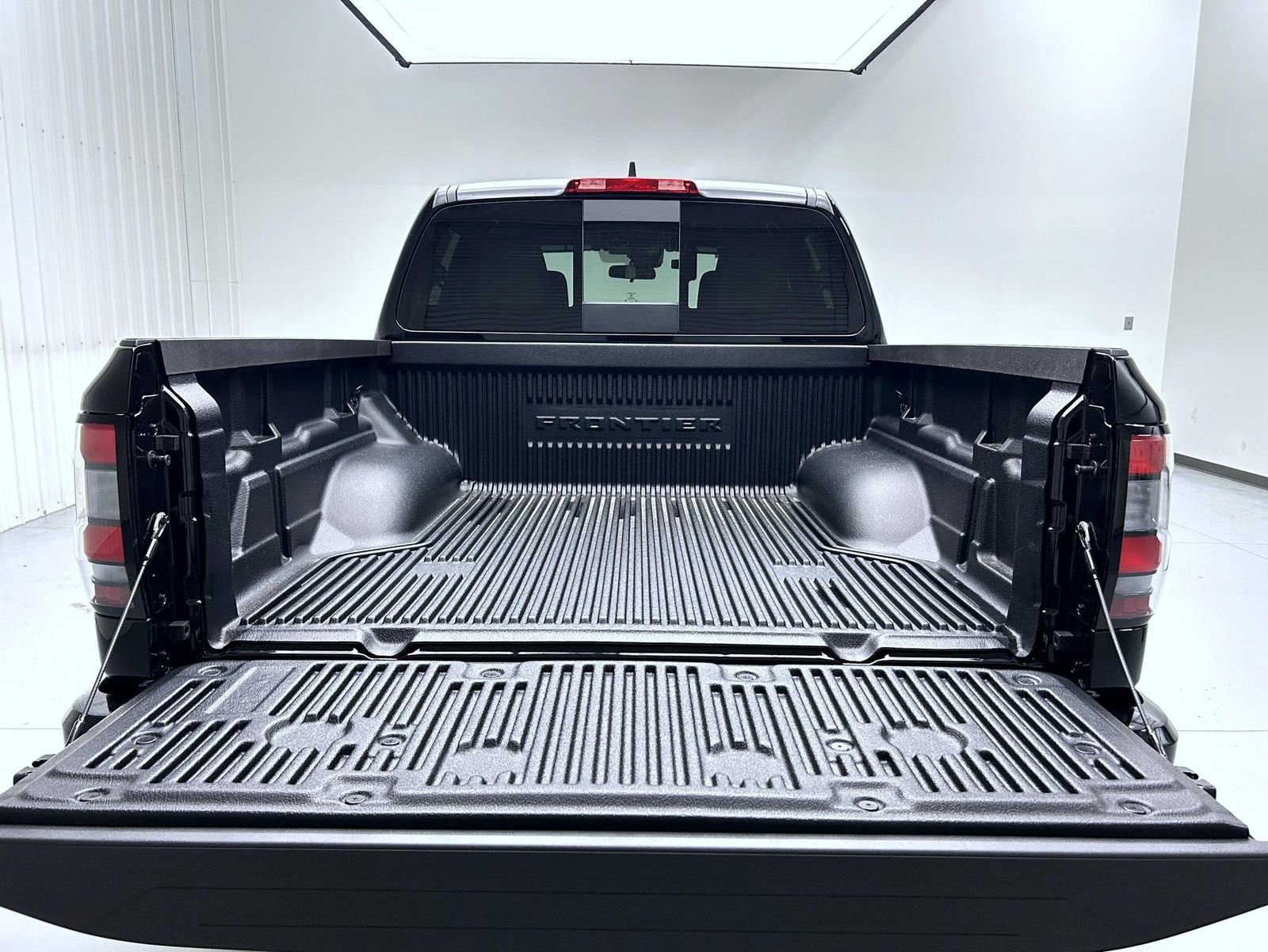 New 2026 Nissan Frontier SV w/ All-Weather Content Package image 9