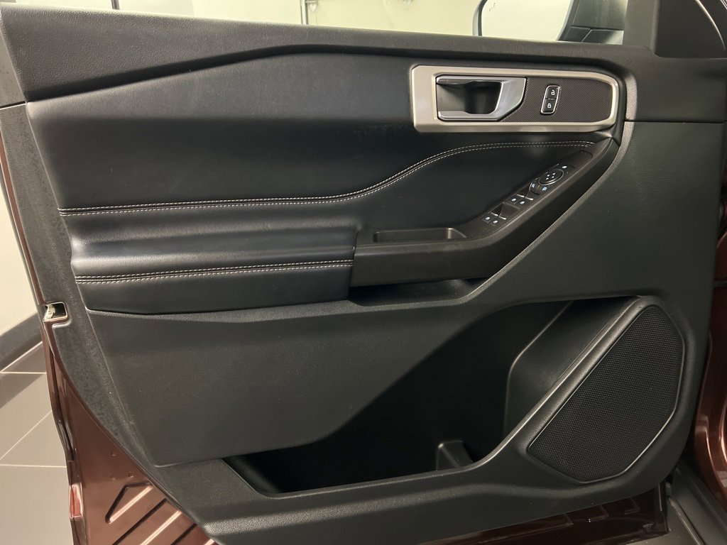 Certified 2020 Ford Explorer XLT w/ Equipment Group 202A image 25