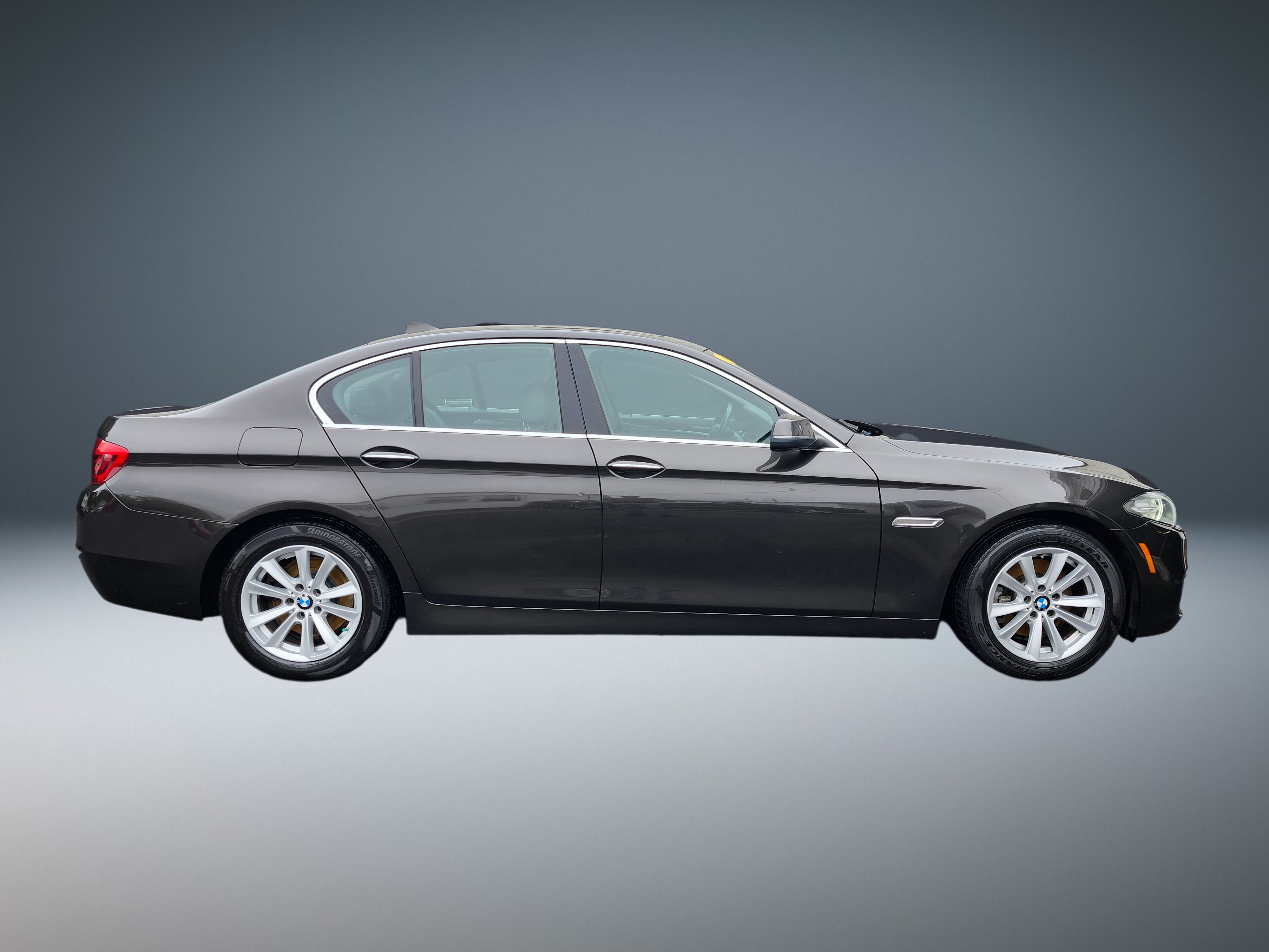 Used 2015 BMW 528i xDrive Sedan AWD/4WD image 2