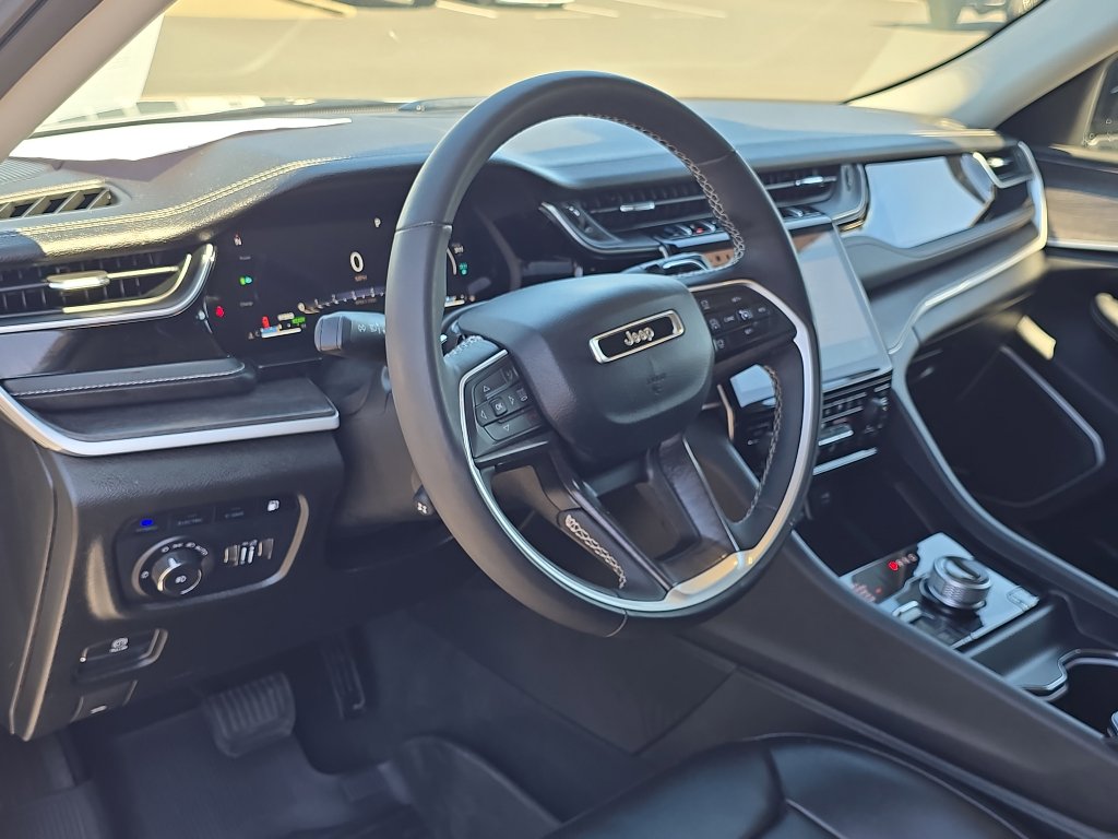 Used 2023 Jeep Grand Cherokee 30th Anniversary image 15