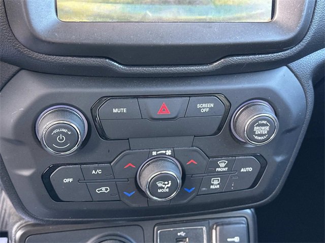 Certified 2019 Jeep Renegade Limited w/ UConnect 8.4 Nav Group image 20