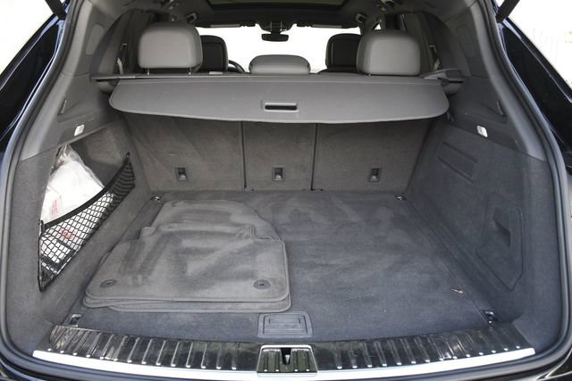 Used 2022 Porsche Cayenne Platinum Edition image 35
