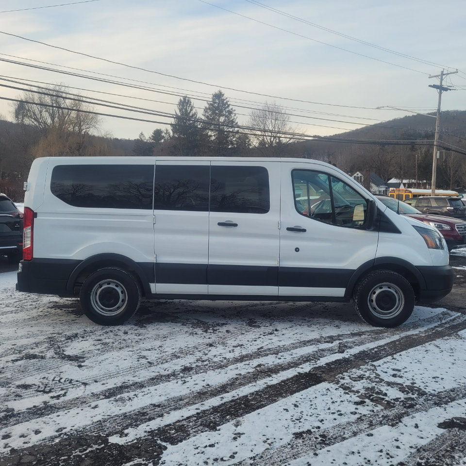 Used 2016 Ford Transit 150 XL image 9