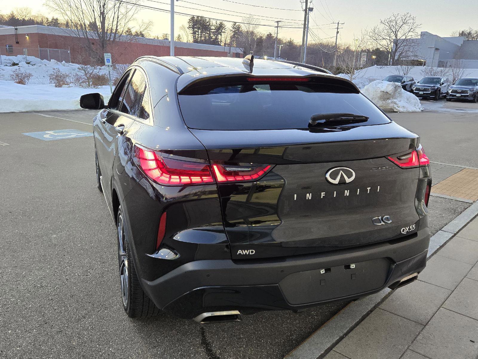 Certified 2025 INFINITI QX55 Essential image 10