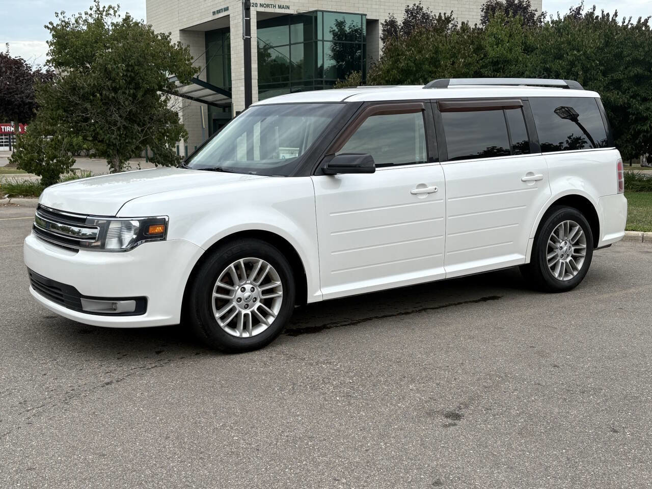 Used 2013 Ford Flex SEL w/ Class III Trailer Tow Pkg image 2
