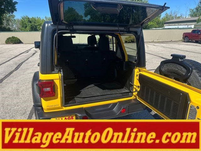 Used 2019 Jeep Wrangler Unlimited Sport w/ Technology Group AWD/4WD image 36