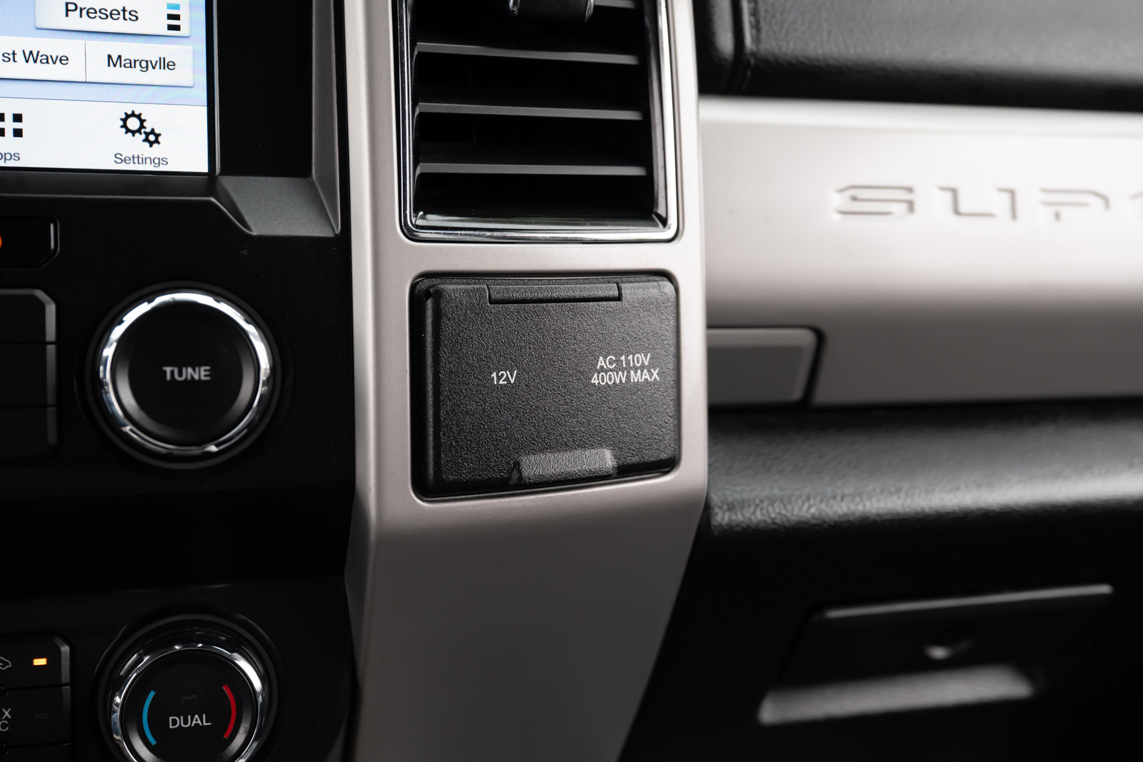 Used 2019 Ford F350 Lariat image 43