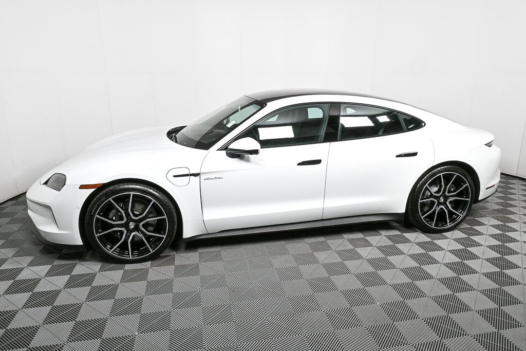 Certified 2025 Porsche Taycan video 2