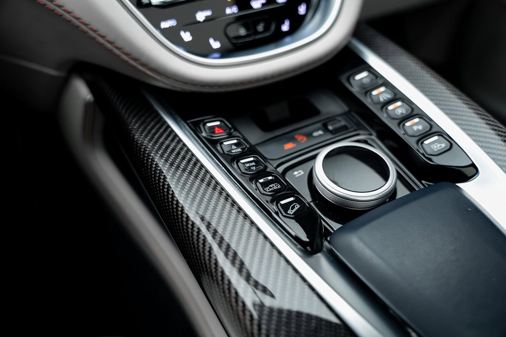 Used 2022 Aston Martin DBX image 51