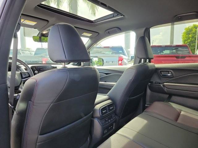 Used 2025 Honda Ridgeline Black Edition image 17