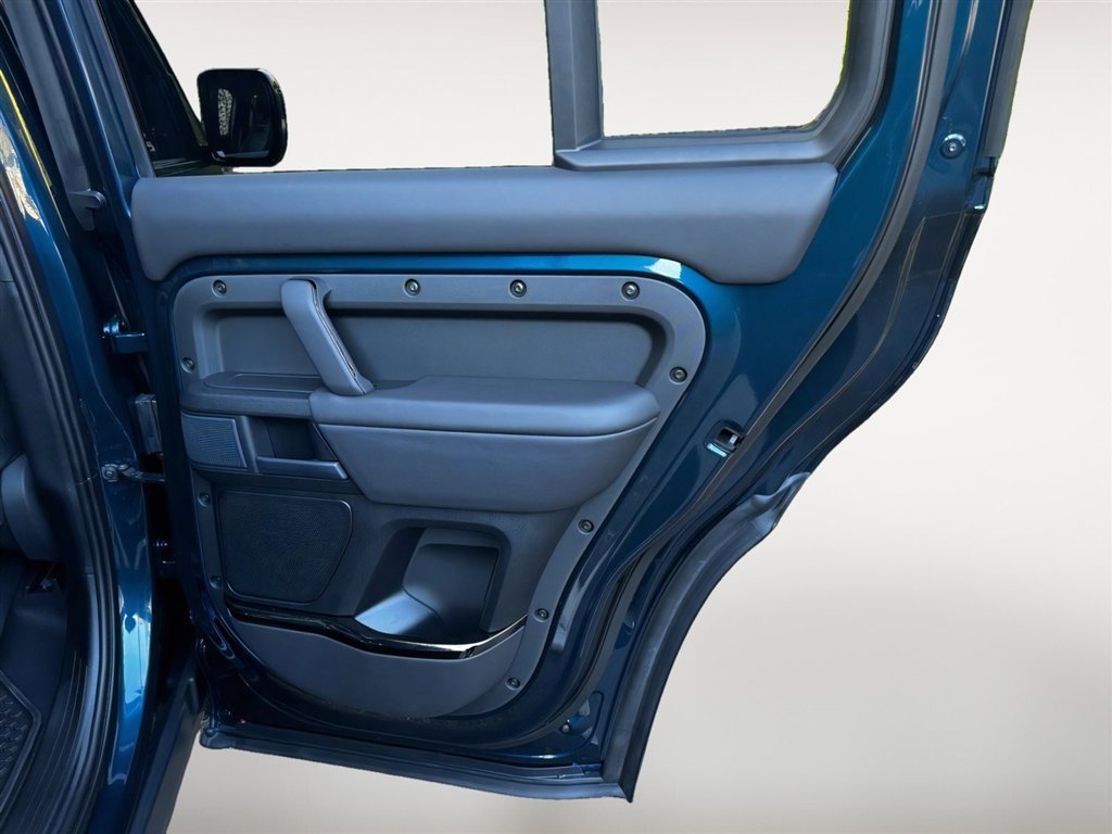 New 2026 Land Rover Defender 110 OCTA image 18