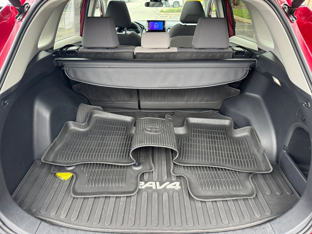 Used 2024 Toyota RAV4 XLE w/ Convenience Package image 16