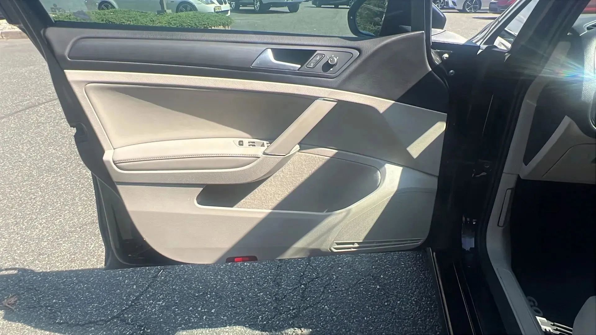 Used 2020 Volkswagen Golf 4-Door image 23