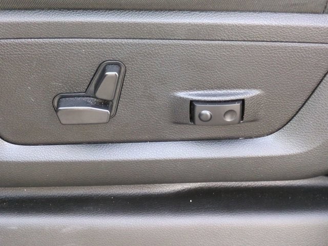 Used 2024 RAM 2500 Big Horn w/ Bed Utility Group image 19