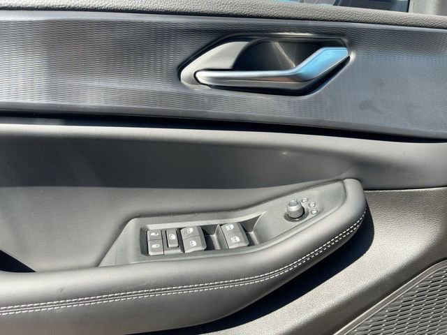 New 2026 Jeep Grand Cherokee L Laredo image 13