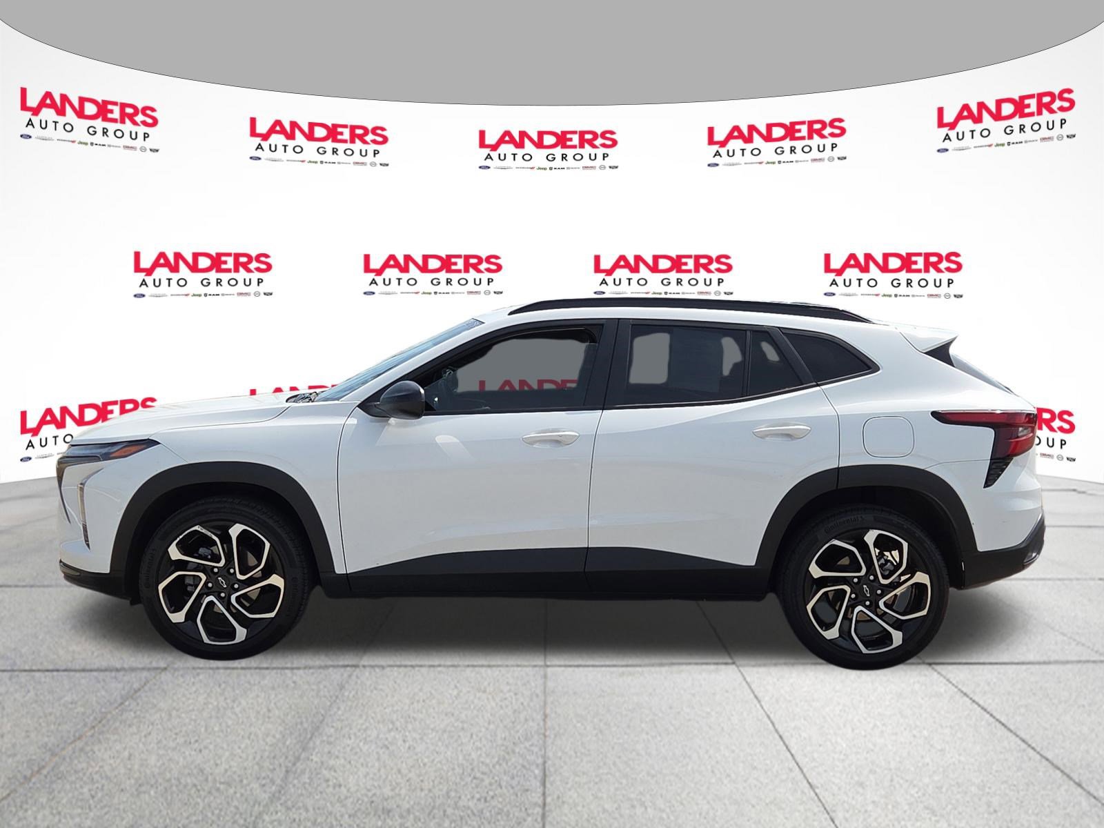 Used 2024 Chevrolet Trax RS w/ Sunroof Package FWD image 6