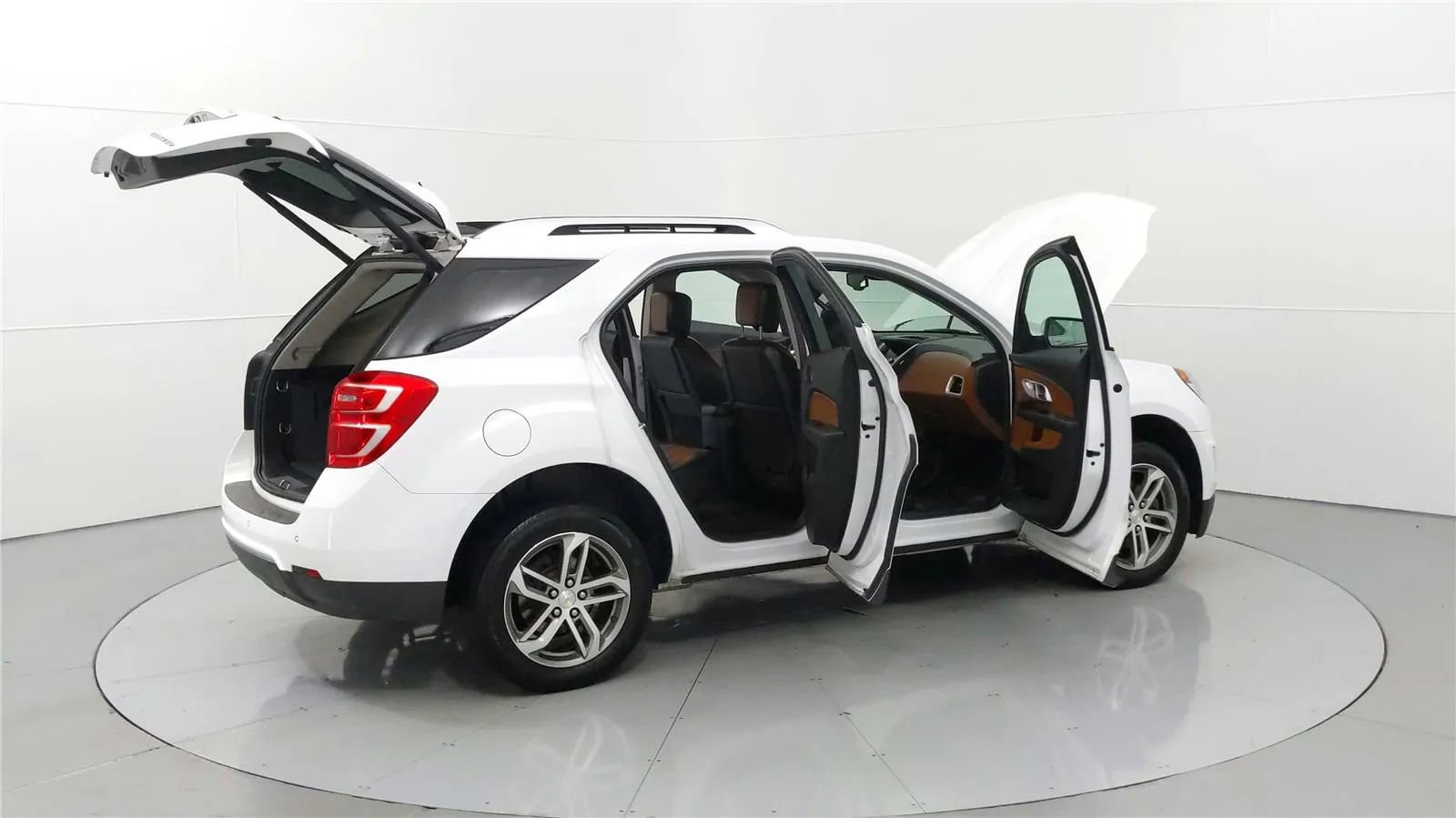 Used 2016 Chevrolet Equinox LTZ w/ Enhanced Convenience Package FWD image 34