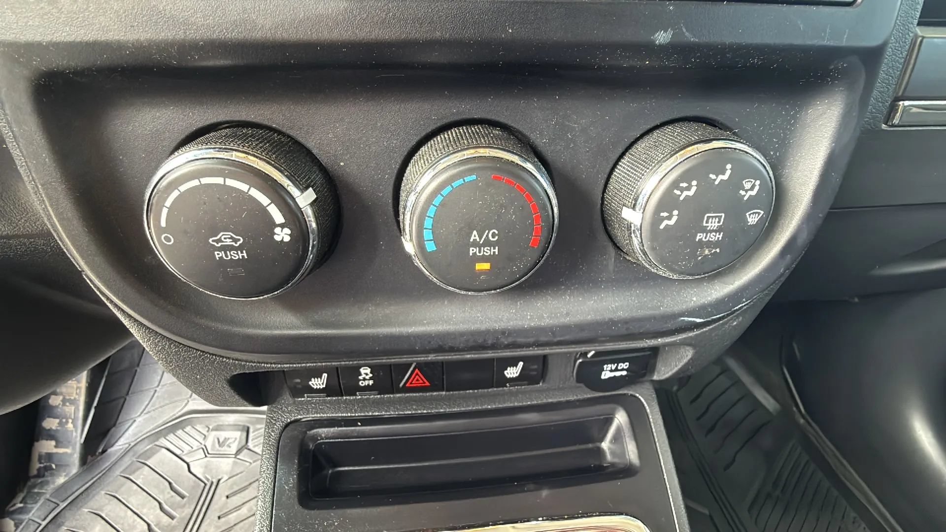 Used 2015 Jeep Patriot High Altitude AWD/4WD image 36