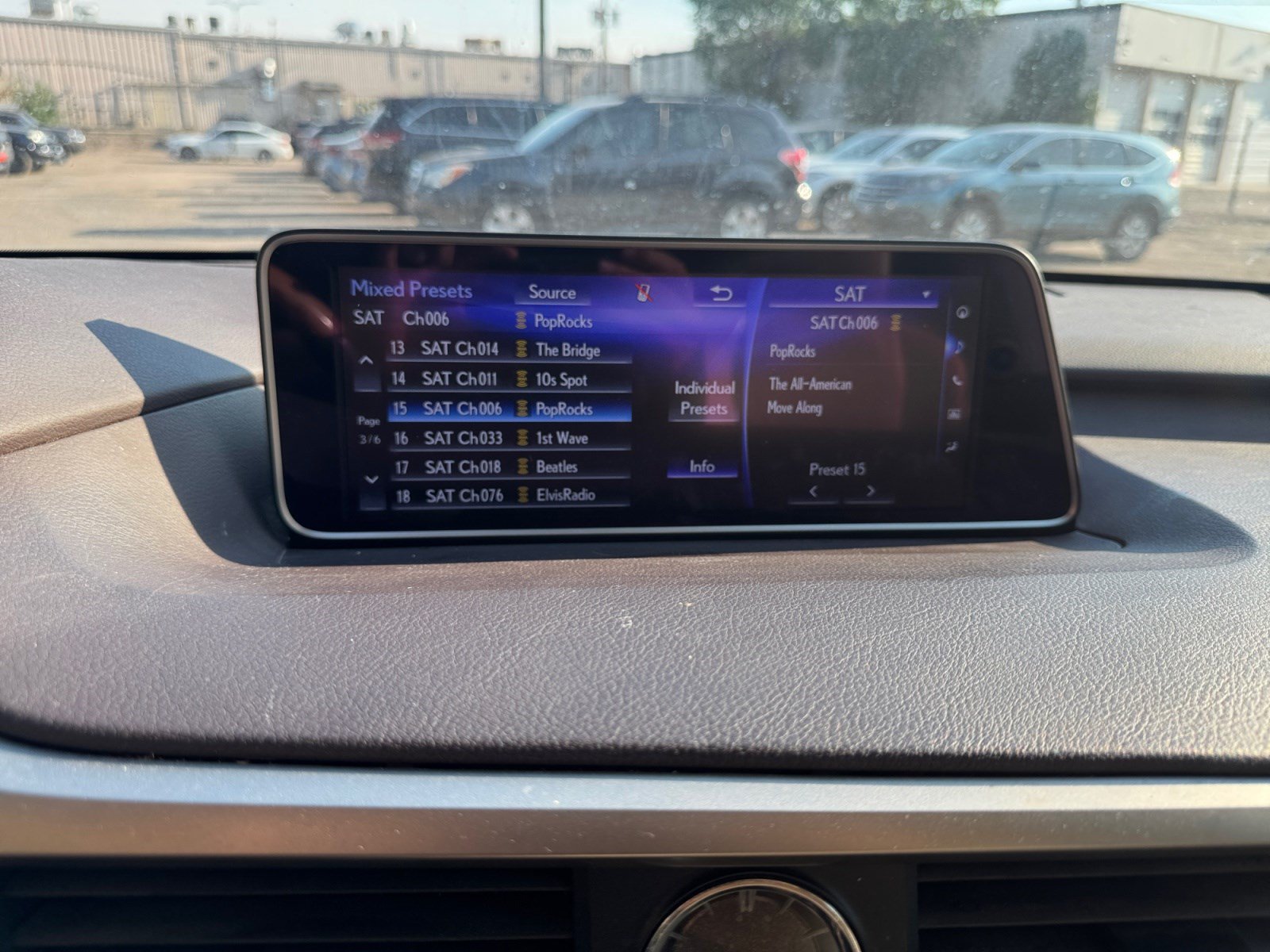 Used 2018 Lexus RX 450hL Premium w/ Premium Package AWD/4WD image 28