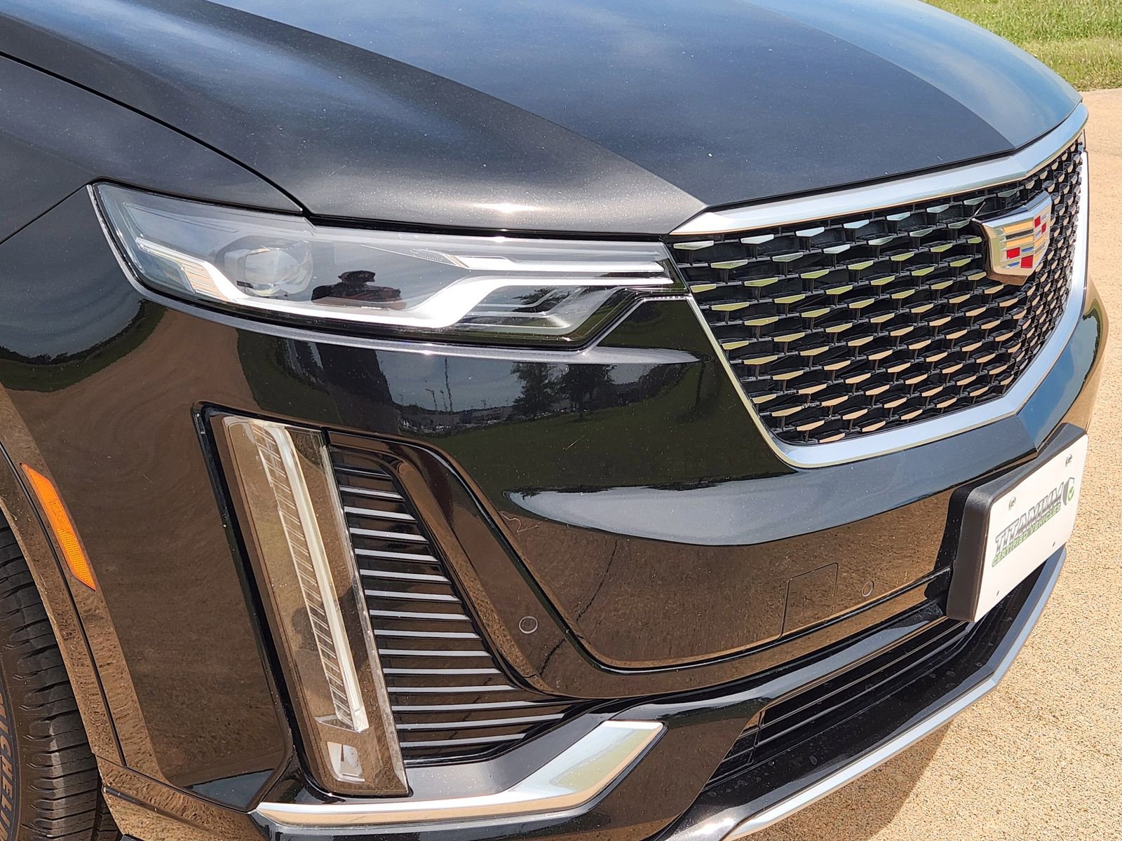 Used 2023 Cadillac XT6 Premium Luxury FWD image 12