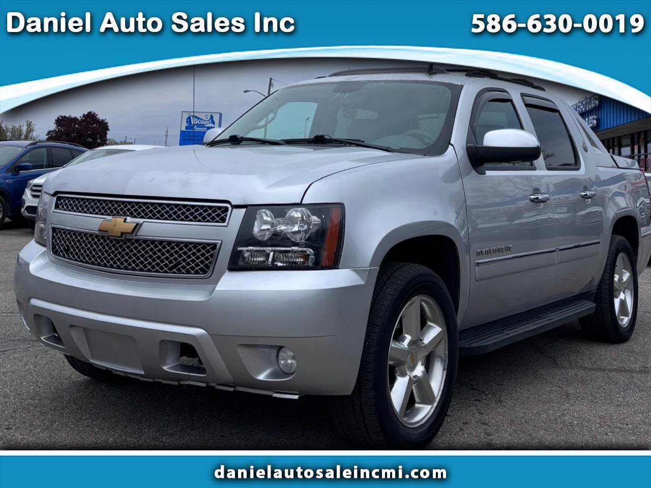 Used 2013 Chevrolet Avalanche LTZ AWD/4WD image 1