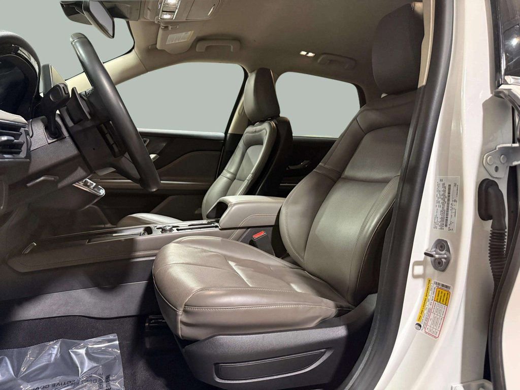 Certified 2023 Lincoln Corsair Reserve AWD/4WD image 5