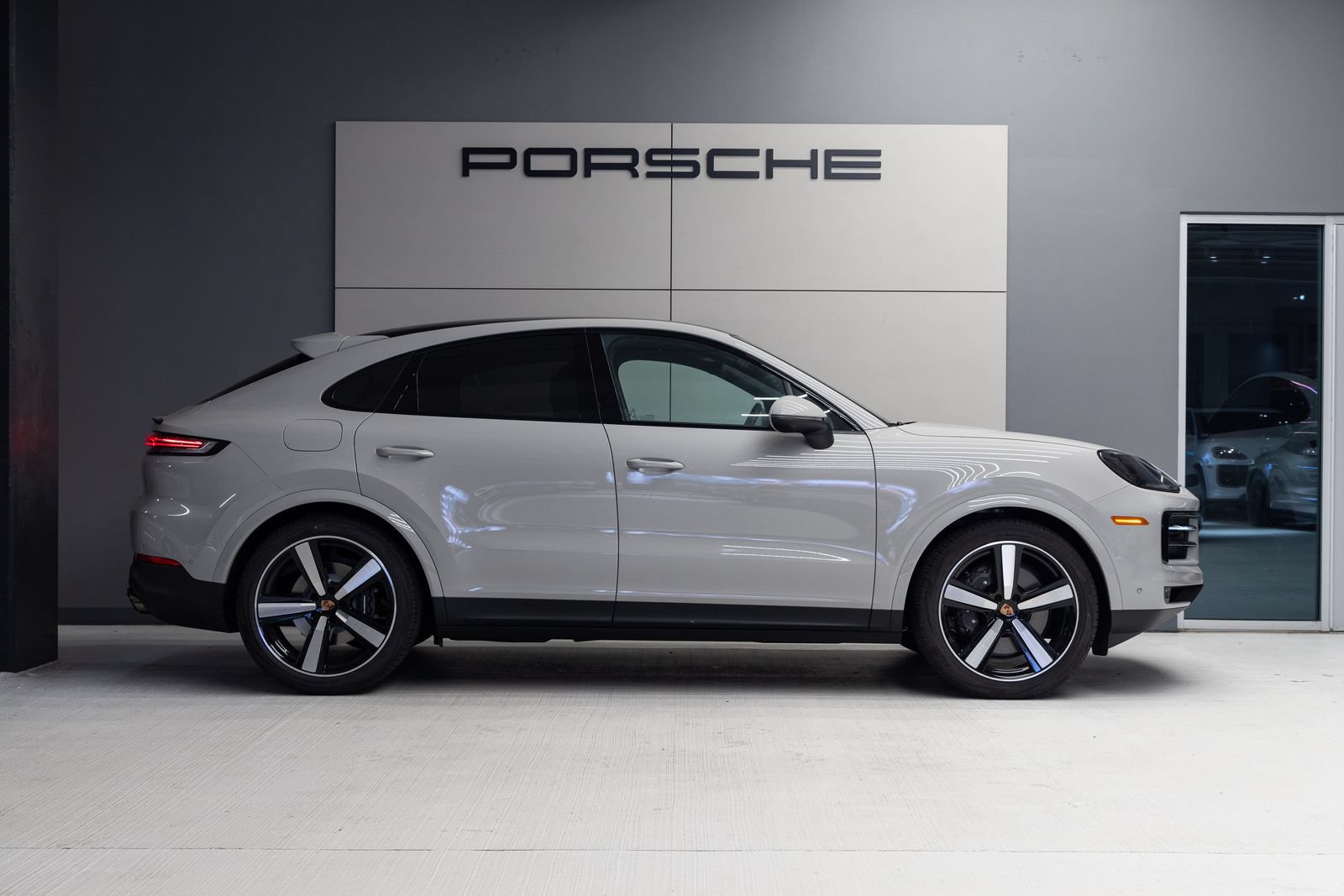 New 2026 Porsche Cayenne Coupe AWD/4WD image 8