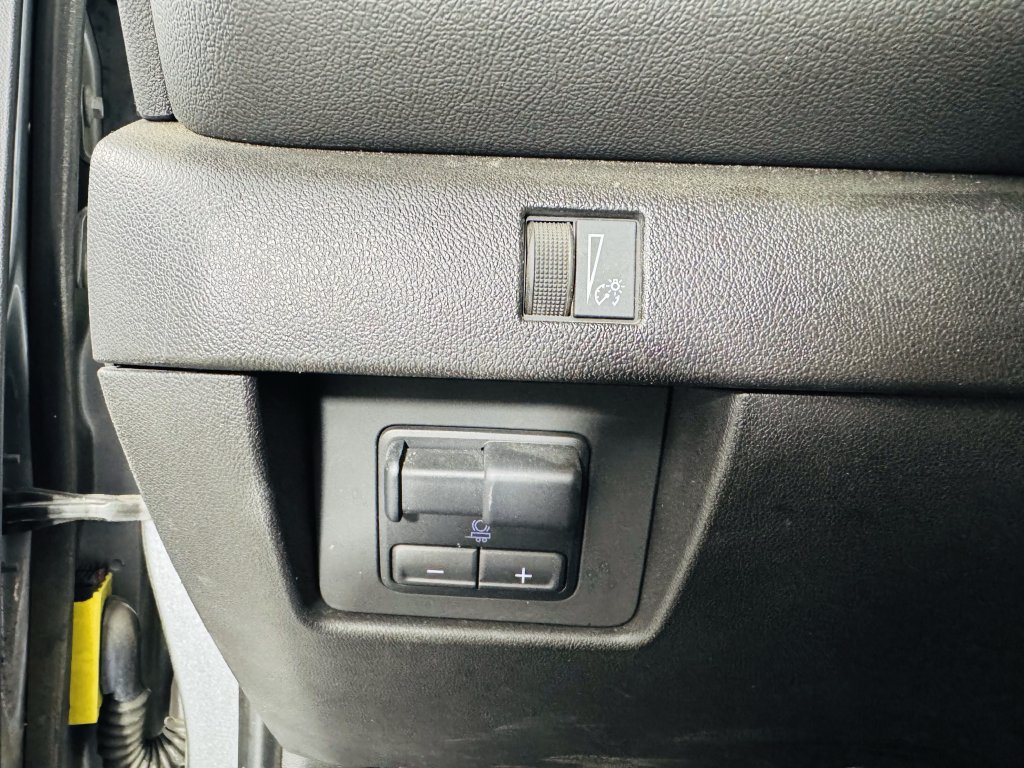 Used 2024 Chevrolet Colorado LT RWD image 13