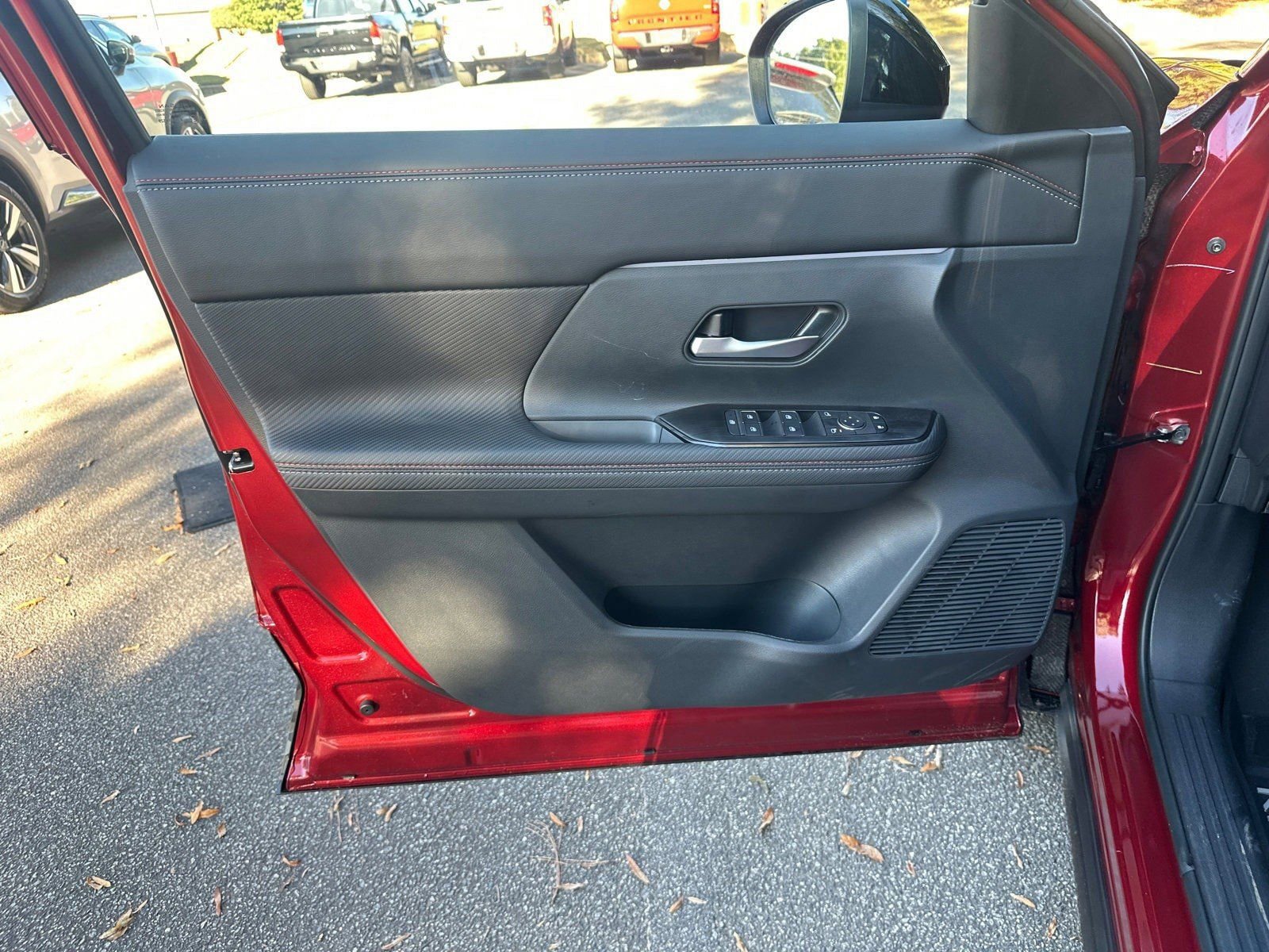 New 2026 Nissan Kicks SR w/ Cold Weather Package image 10