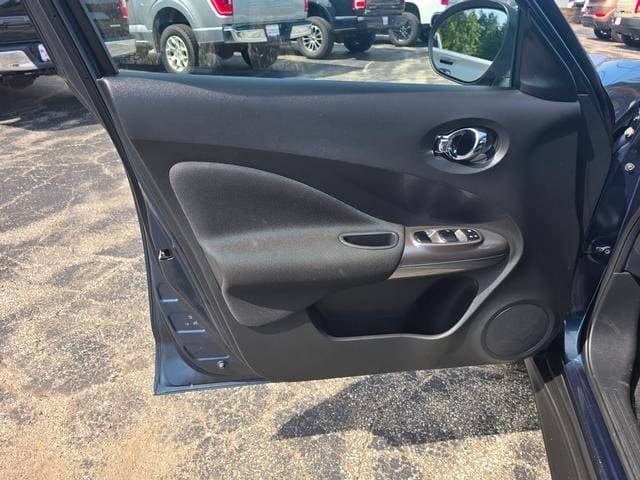Used 2013 Nissan Juke SV AWD/4WD image 12