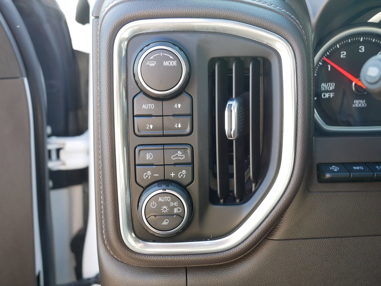 Used 2021 Chevrolet Silverado 1500 LTZ w/ LTZ Premium Package image 17