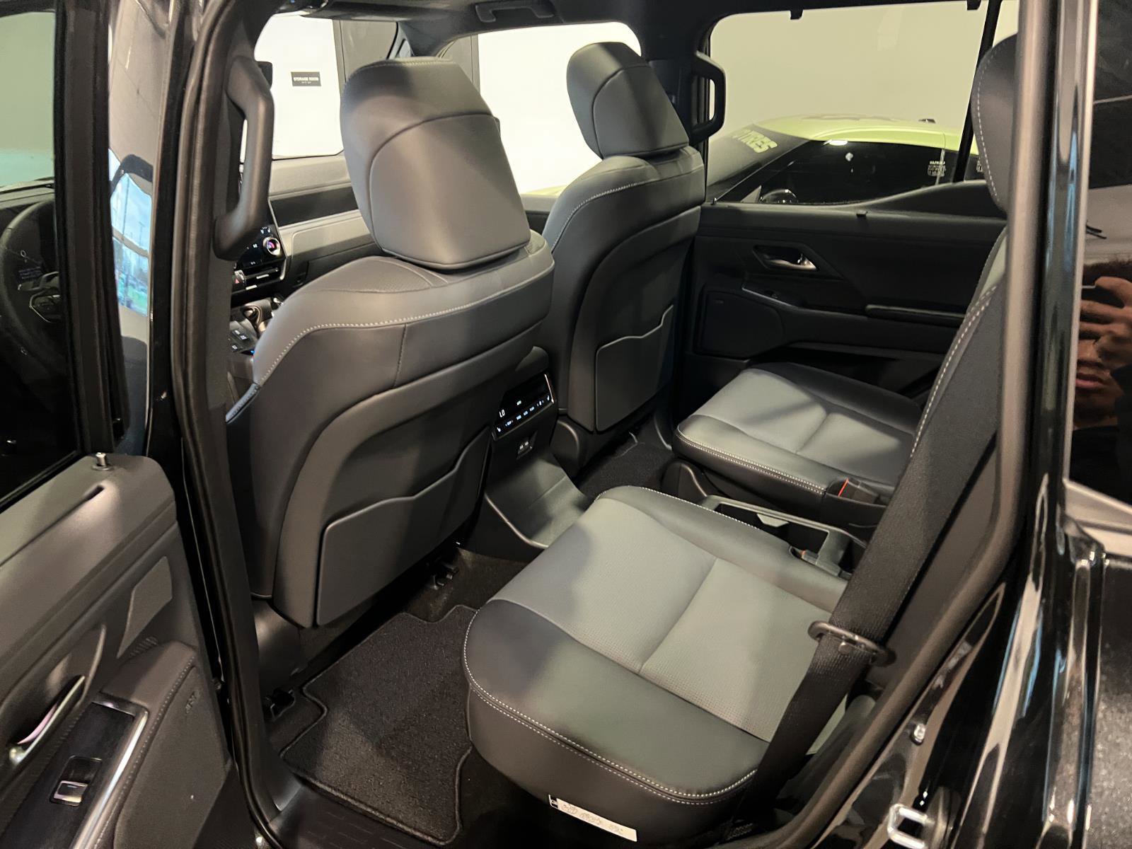 Used 2026 Lexus GX 550 w/ Cold Area Package image 30