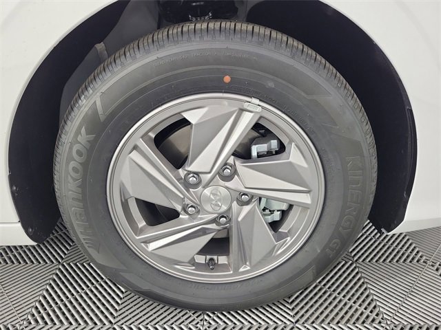 Certified 2025 Hyundai Elantra SE image 26