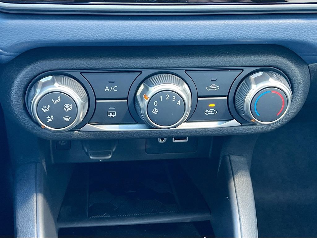 Used 2025 Nissan Versa SV w/ Trunk Package image 15