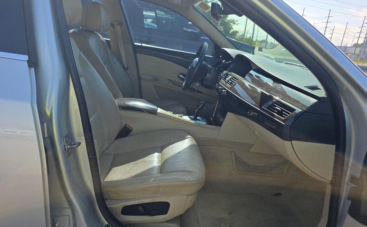 Used 2010 BMW 528i Sedan RWD image 9