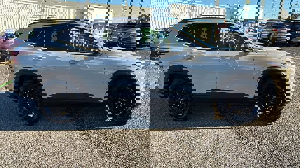 New 2026 Chevrolet Trax ACTIV w/ Sunroof Package image 4