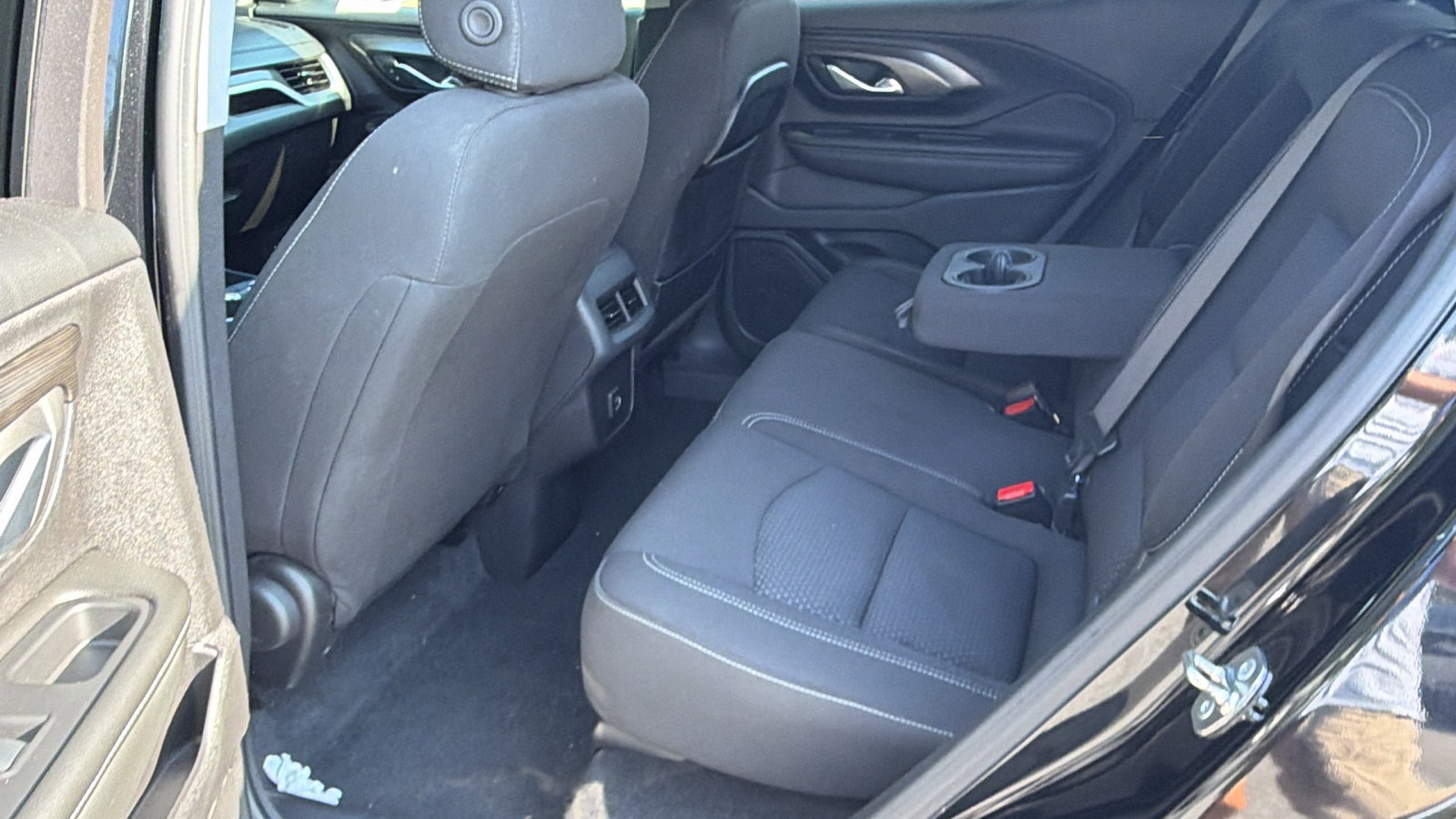Used 2024 GMC Terrain SLE AWD/4WD image 23
