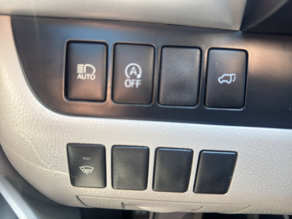 Used 2018 Toyota Highlander Plus FWD image 28