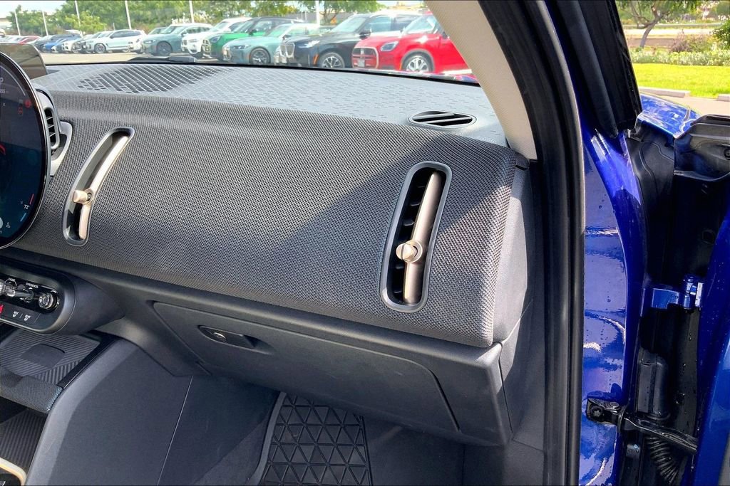 Certified 2025 MINI Cooper Countryman S w/ Comfort Package Max image 18