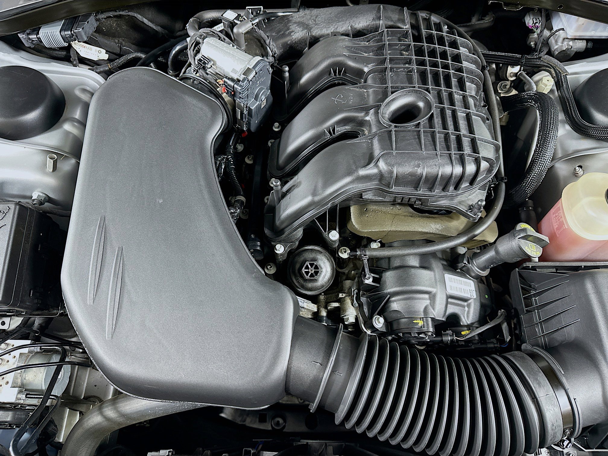 Used 2023 Chrysler 300 Touring w/ Sport Appearance Package image 31